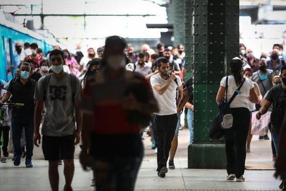 Brasil e Argentina passarão a monitorar variantes da Covid-19 na fronteira