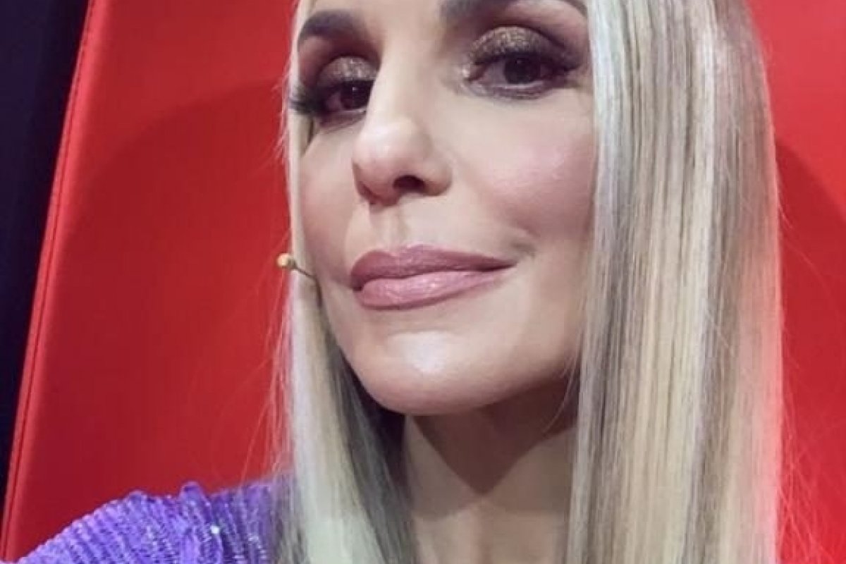 Ivete Sangalo surge loiríssima na semifinal do The Voice Brasil