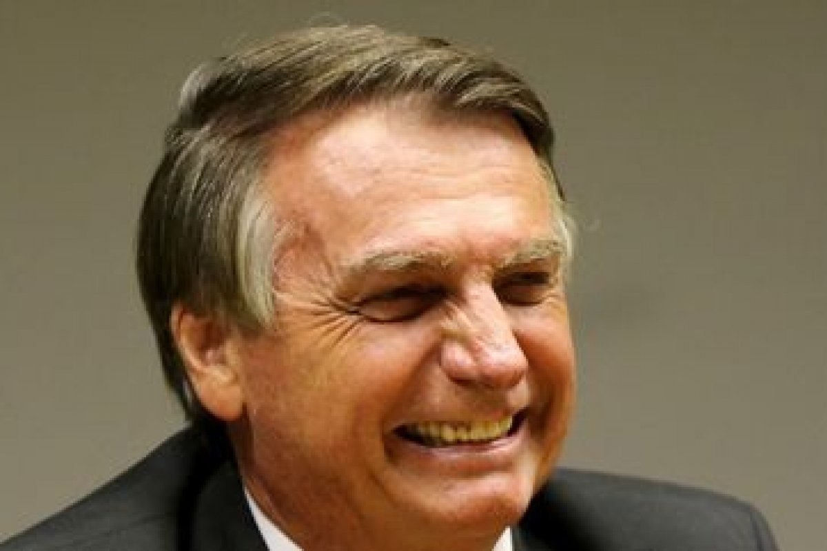 Bolsonaro volta a negar responsabilidade por alta da gasolina
