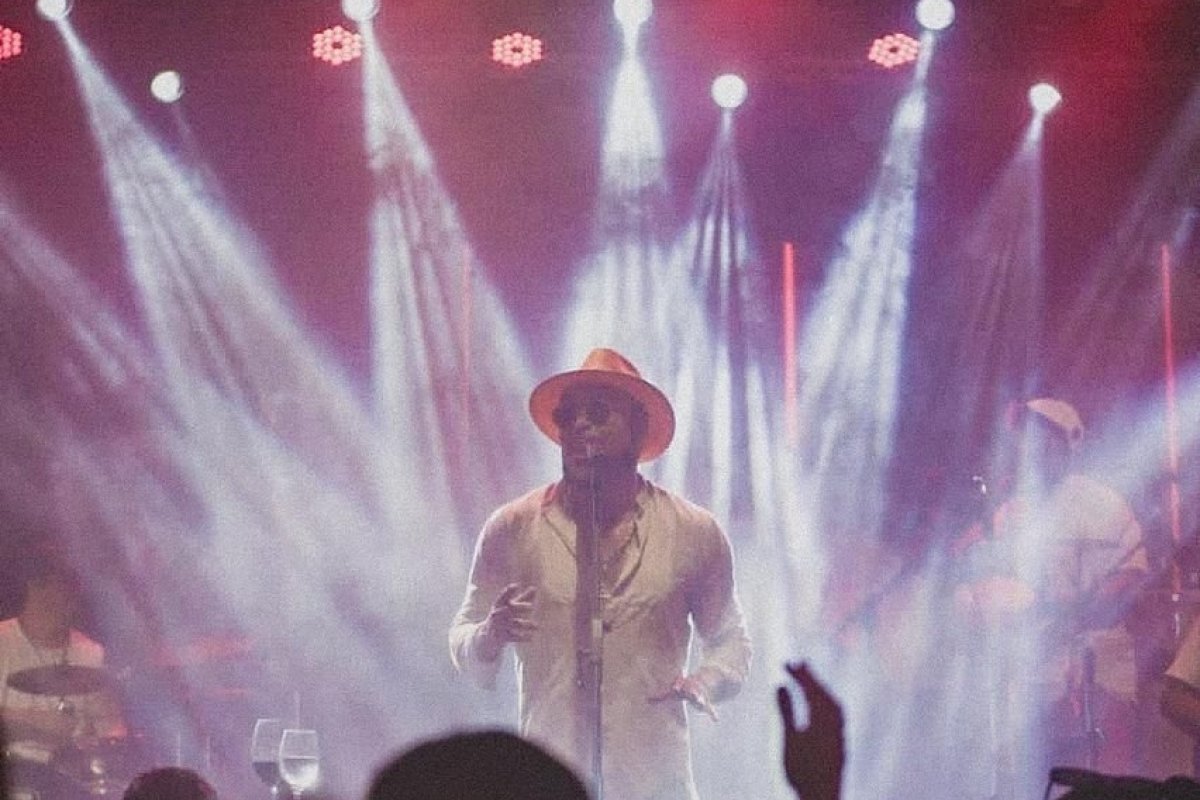 Com ingressos esgotados, Jau e Danniel Vieira agitaram o Clube Espanhol