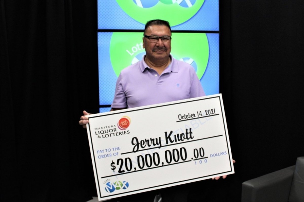 Canadense encontra bilhete de loteria na carteira e ganha R$ 112 milhões