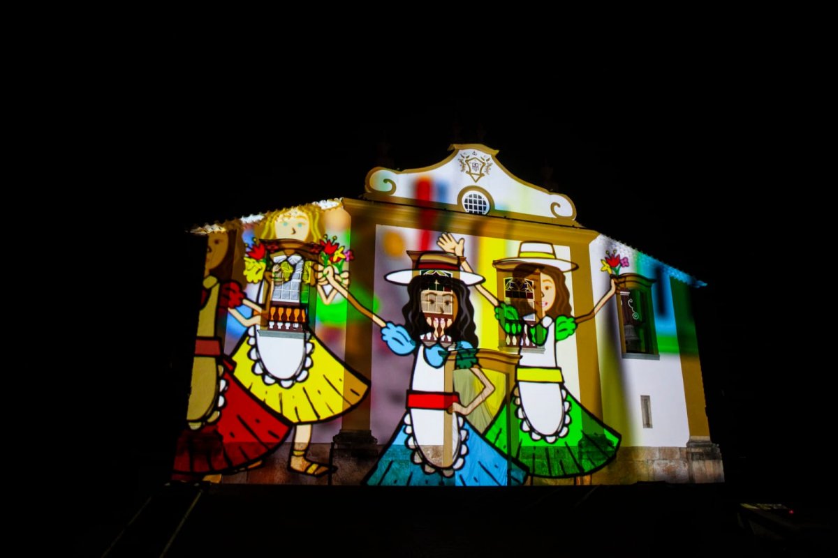 Natal iluminado de Tiradentes volta a encantar turistas de todo o mundo! 