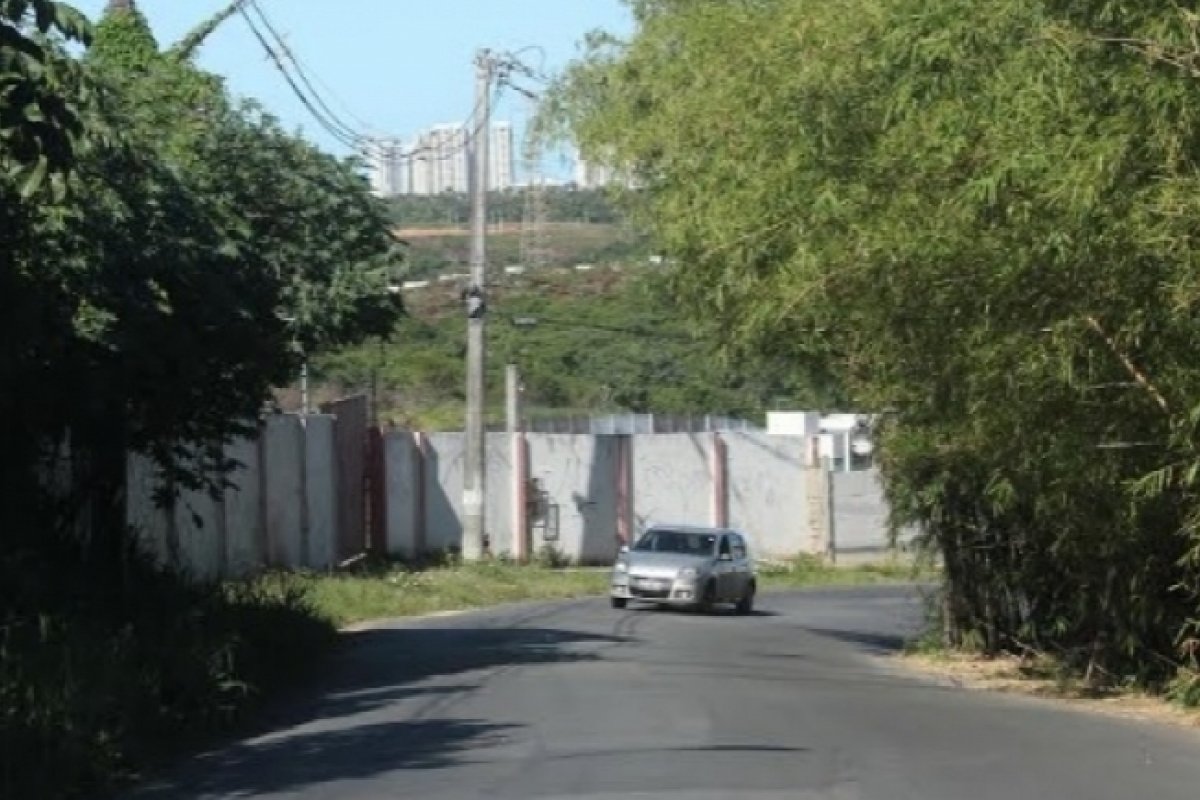 Homens invadem e matam jovem de 22 anos dentro de coletivo na Estrada Velha do Aeroporto