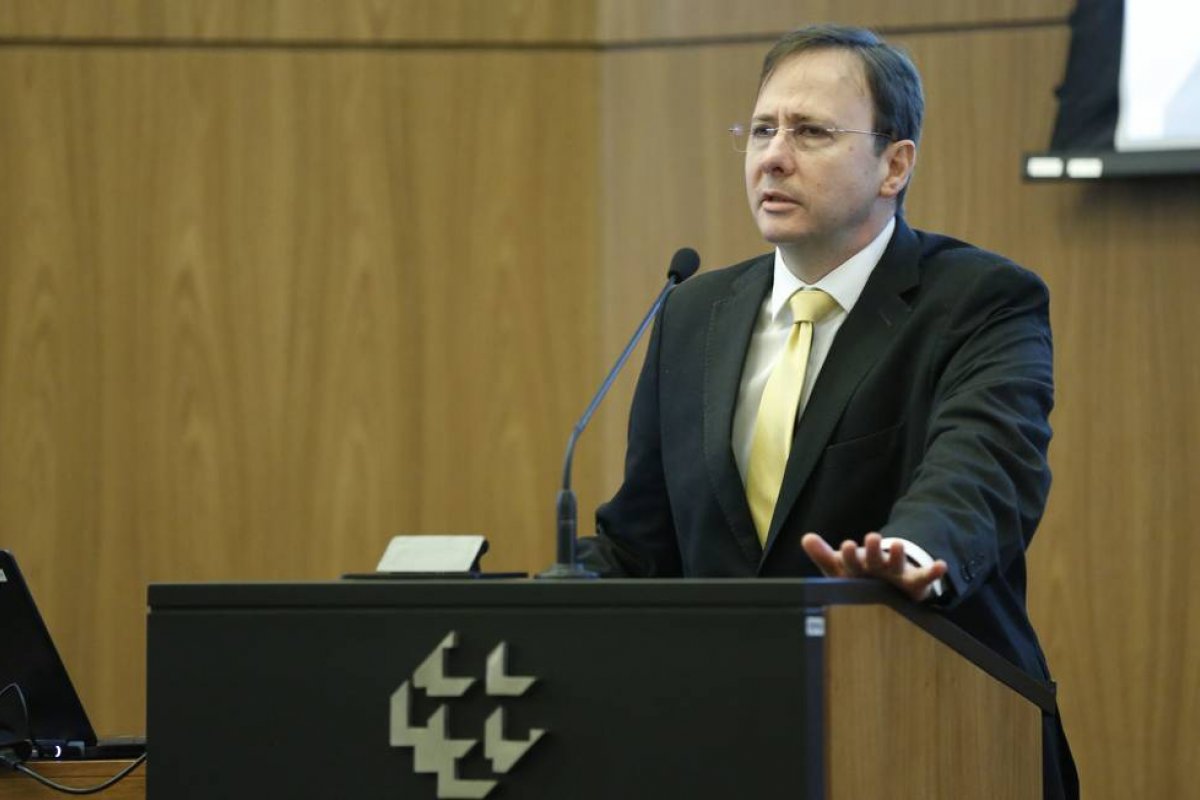 BC anuncia saída do diretor e economista do Itaú Asset Management é indicado para o cargo