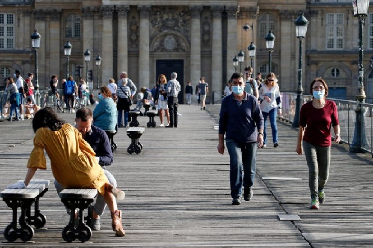 Especialistas recomendam quarentena na Holanda para frear nova onda de infecções por Covid-19