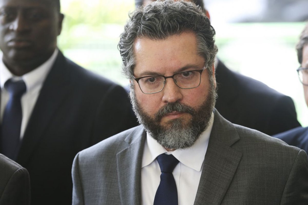 Ministro das Relações Exteriores, Ernesto Araújo, pede licença por problemas de saúde