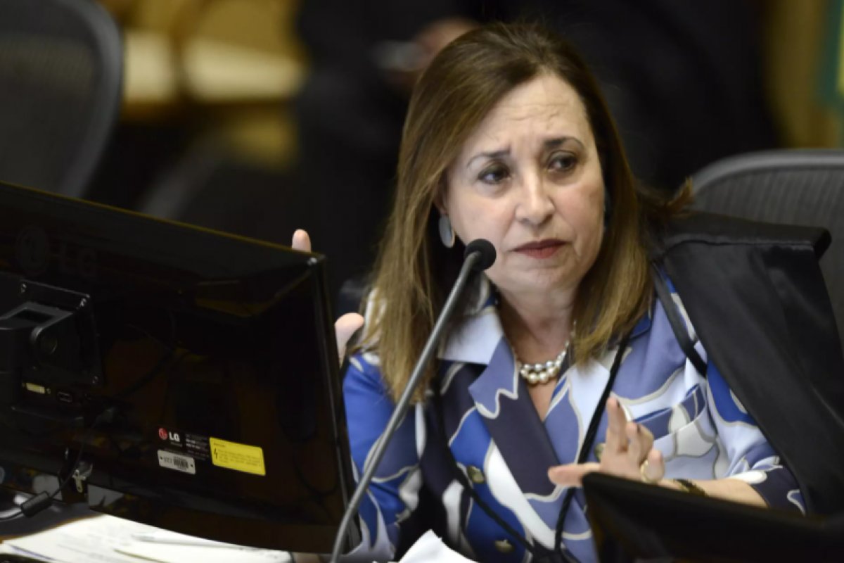 Ministério publica nota de repúdio após Assusete Magalhães sofrer discriminação