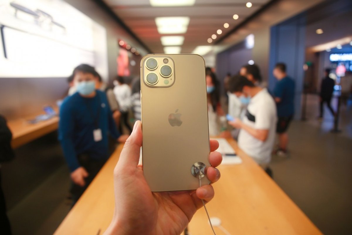 Após repercussão negativa de restrição no iPhone 13, Apple decide reverter medida