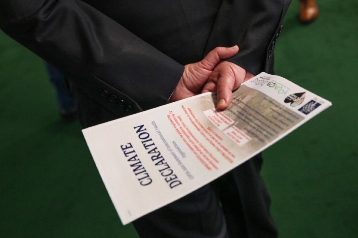 Novo rascunho de acordo da CPO26 mantém referência sem precedentes aos combustíveis fósseis