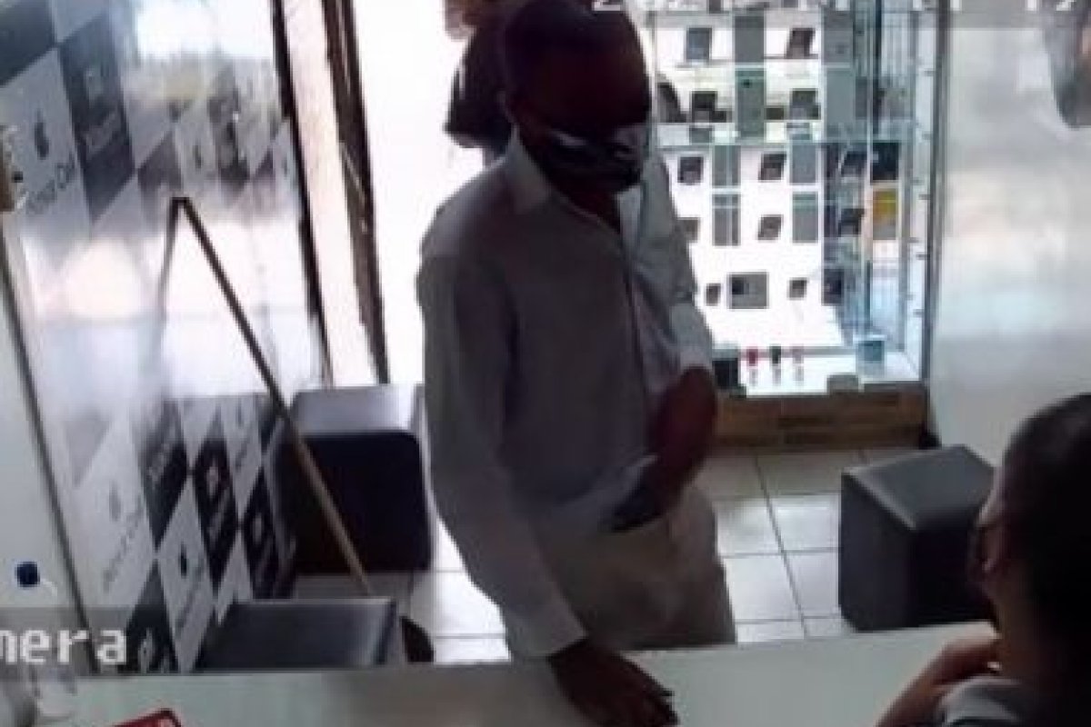 Dono de loja decide fechar comércio após 2° assalto neste ano