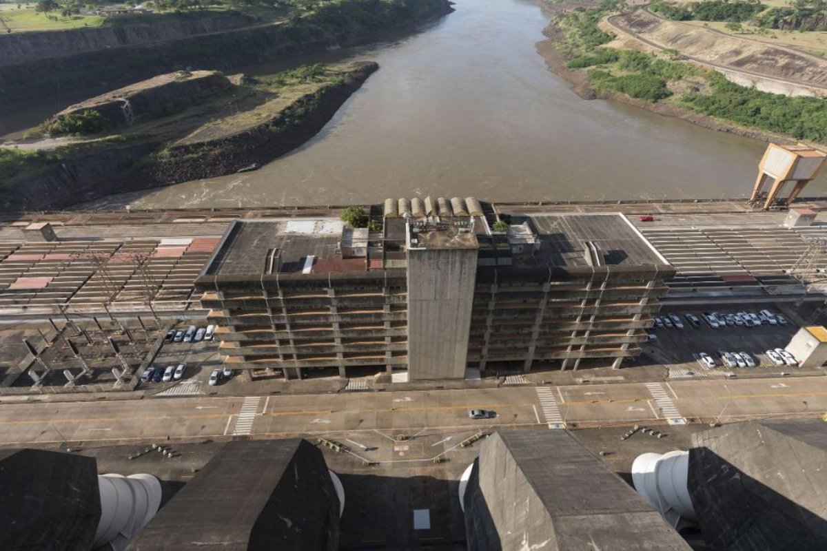 Para evitar racionamento de energia, nível de hidrelétricas terá de dobrar em 2022, diz ONS