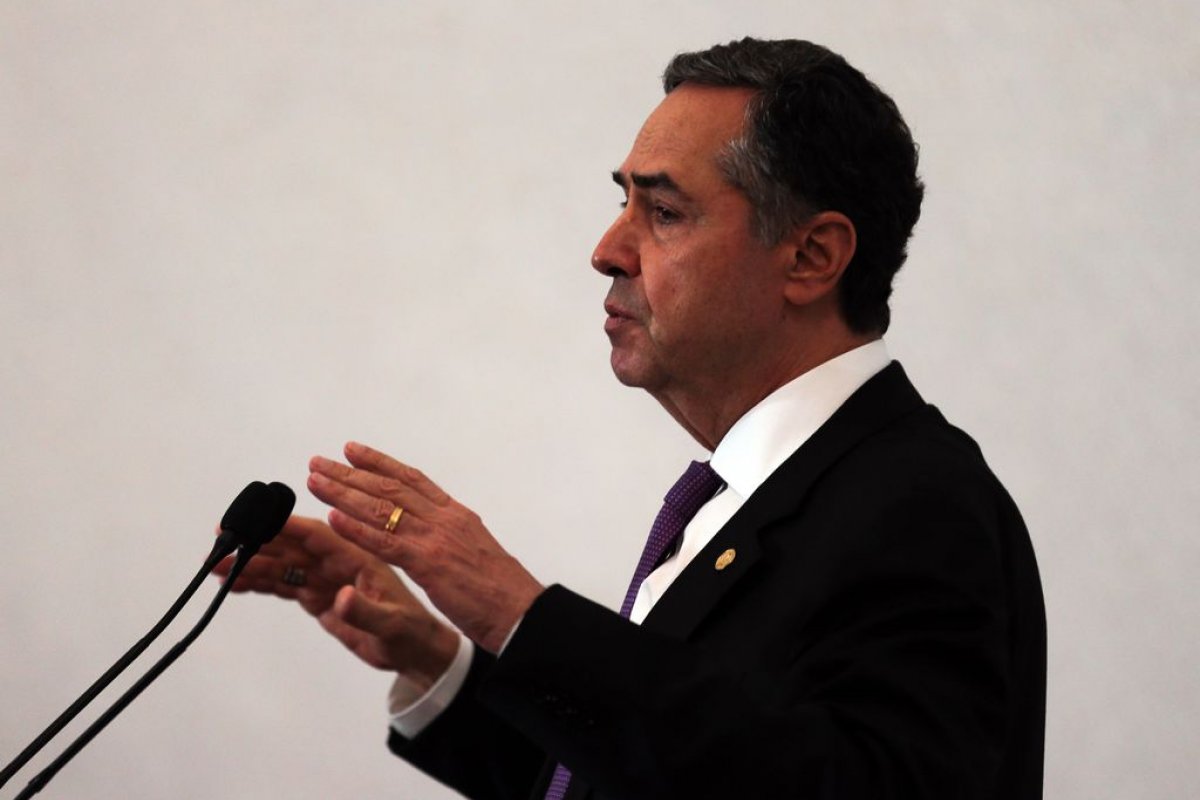 STF derruba decreto do governo e empresas podem exigir comprovante da vacina