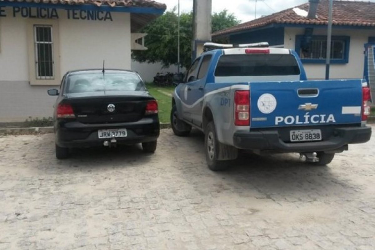 Quatro homens são encontrados mortos na região metropolitana de Salvador nesta sexta (12)