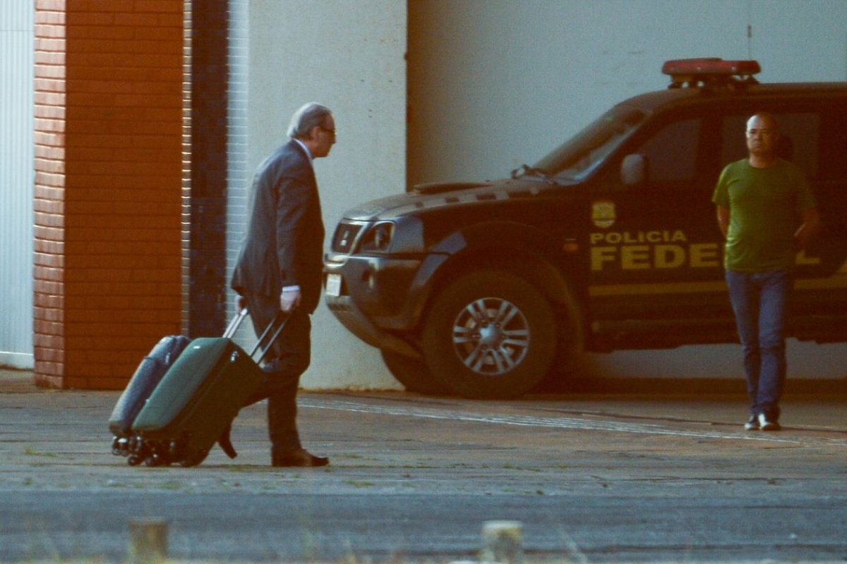 Eduardo Cunha é transferido de presídio do Paraná para o Rio de Janeiro