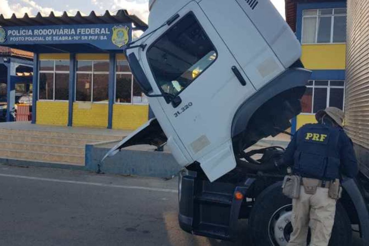 Caminhão roubado há 5 anos em São Paulo é recuperado em Seabra na Bahia