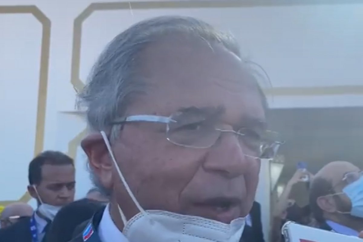 “Não apostem contra a economia brasileira”, pede Guedes em viagem à Dubai