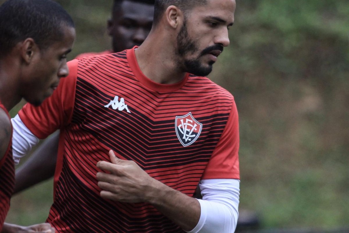 Na despedida da Fonte Nova, Vitória recebe Sport