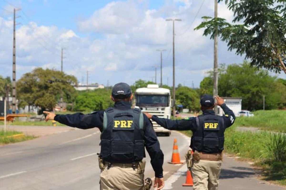 PRF registra queda em número de acidentes e mortes no feriado de 15 de novembro