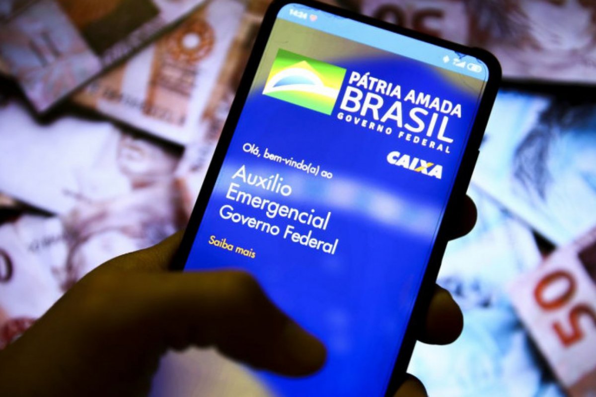 Auxilio Brasil: 1 em cada 3 que recebiam o auxílio emergencial terá direito ao novo programa
