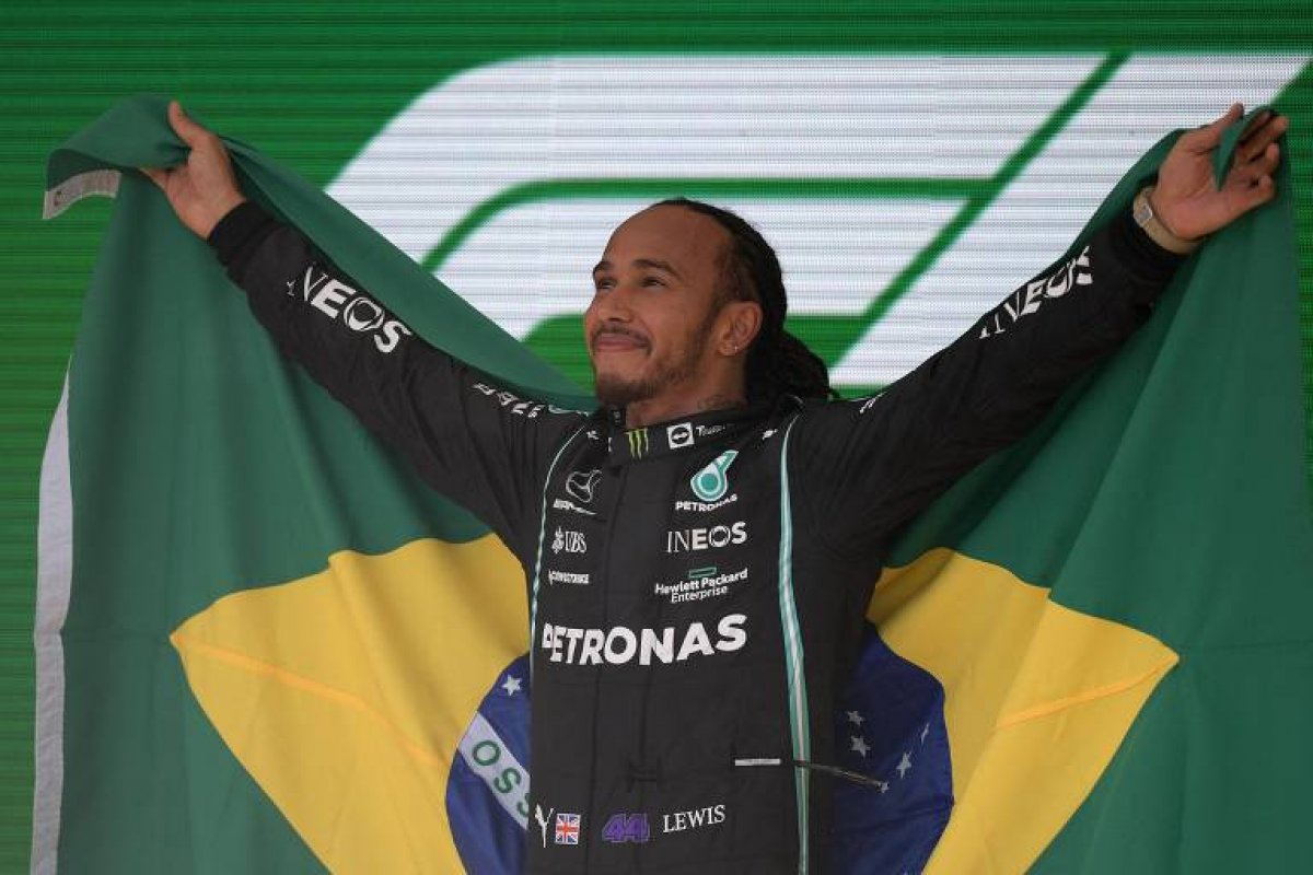 Lewis Hamilton é a pessoa mais buscada no Google após vitória no GP de São Paulo