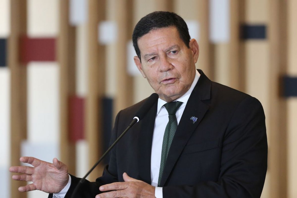 'Dados do Inpe não deixam dúvidas', diz Mourão sobre desmatamento na Amazônia