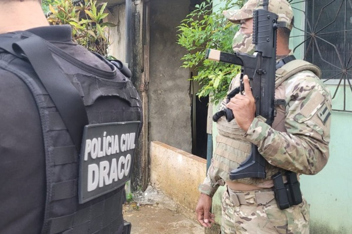 Polícia deflagra operação contra tráfico de drogas e roubo a banco em Salvador