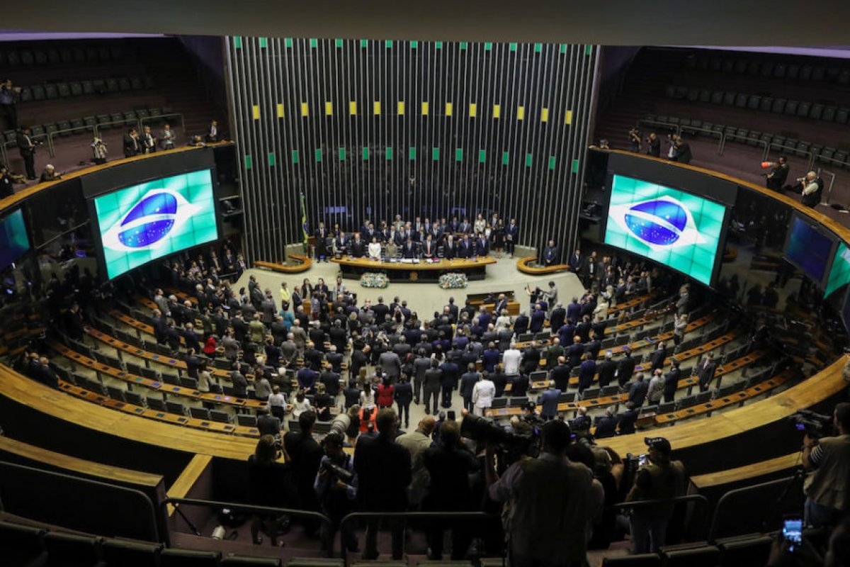 Reforma partidária: prazo para mudanças valerem nas eleições de 2020 é perdido pelo Congresso