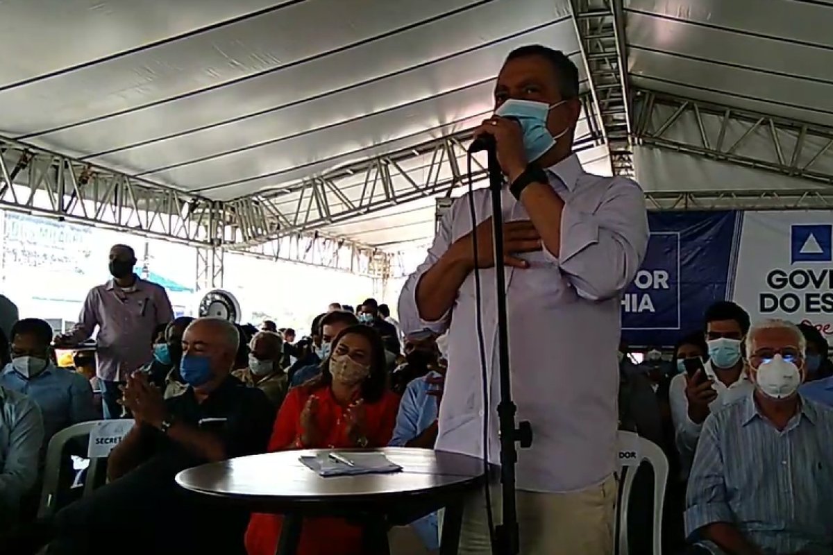 Vídeo: "Cadê o dinheiro do respirador, governador?", questiona manifestante em visita de Rui à Ilhéus