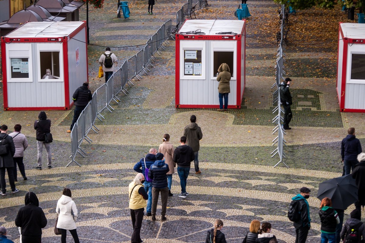Lockdown para não vacinados contra Covid-19 na Eslováquia entra em vigor na próxima segunda (22)