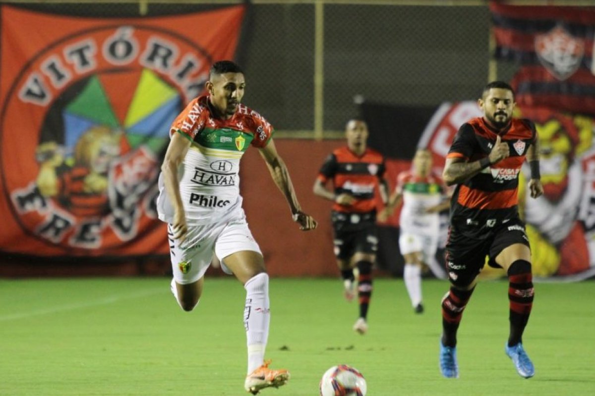 Após Brusque recuperar pontos perdidos, situação do Vitória piora