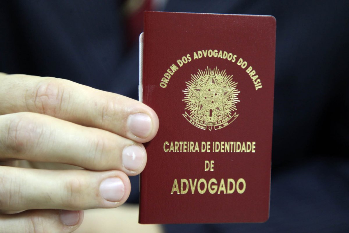 Advogado ganha na Justiça Federal o direito de exercer a profissão mesmo sem pagar a OAB