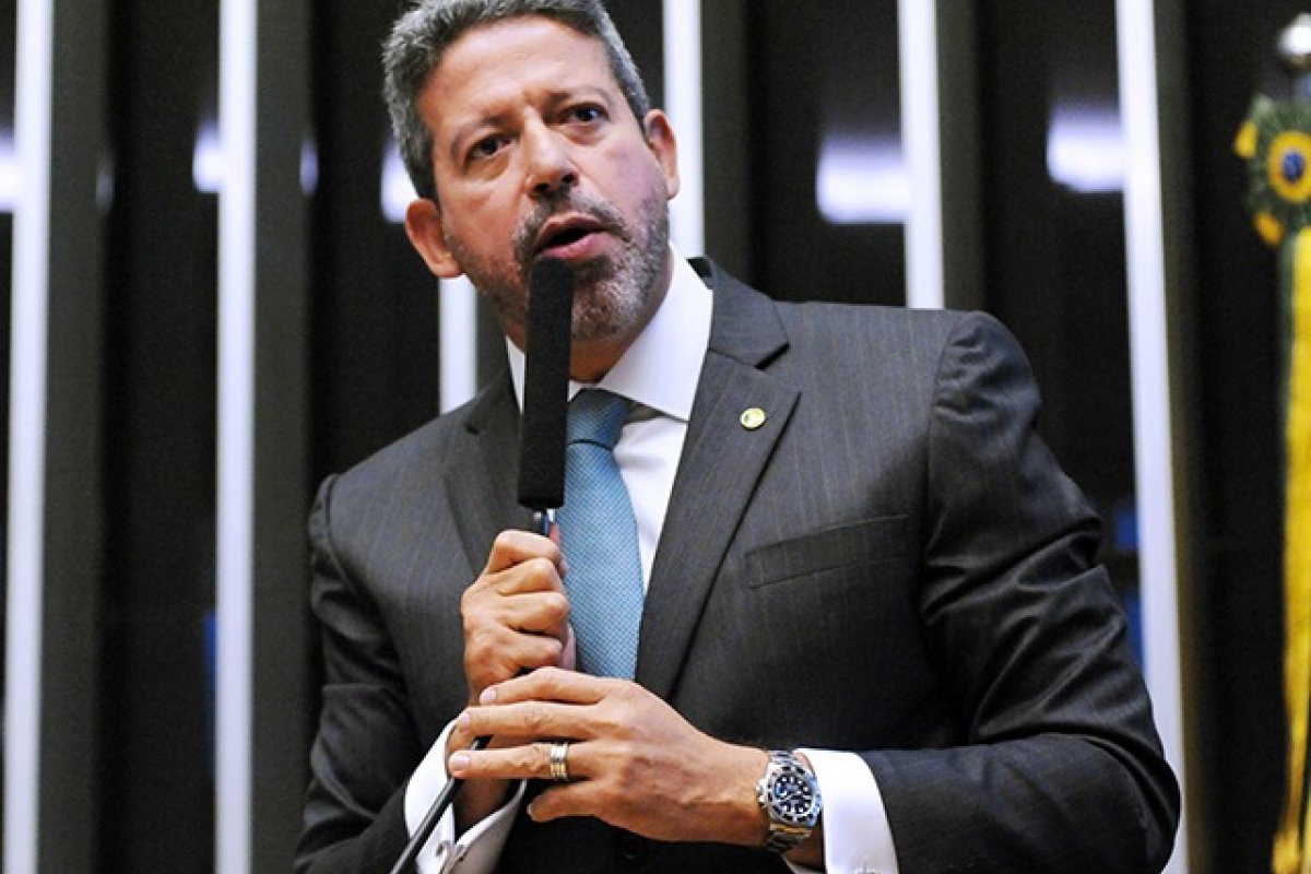 “Eu absolutamente não vi esse espaço”, diz Lira sobre aumento para servidores