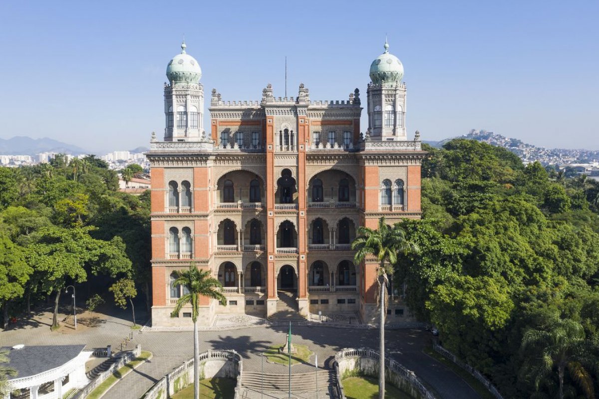 Incidência de SRAG se mantém estável entre adultos, diz boletim da Fiocruz