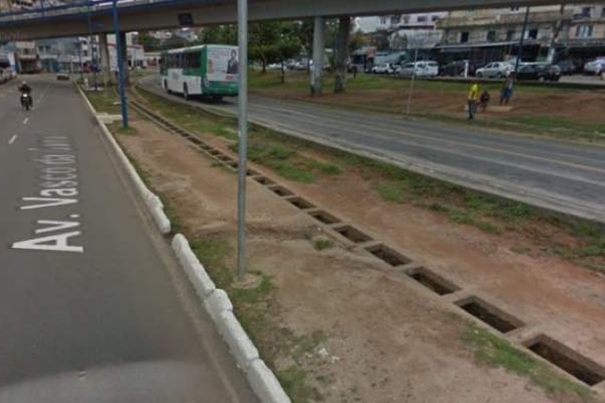 Homem é atropelado por ônibus em via em exclusiva na Avenida Vasco da Gama, em Salvador