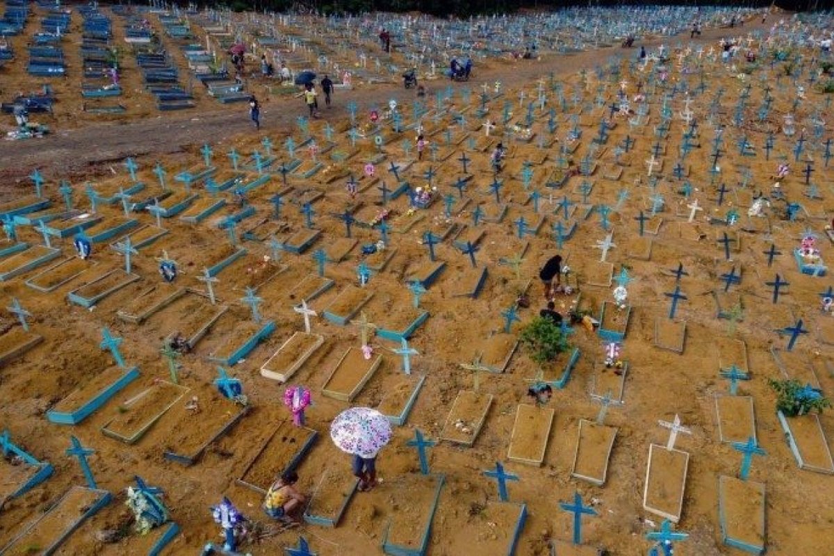 Covid deixa de ser maior causa de mortes no país, aponta Arpen Brasil