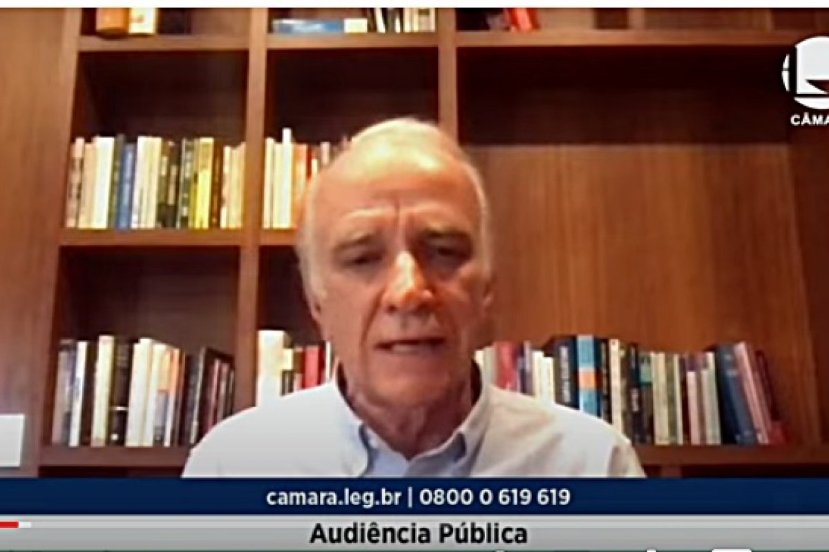 Economistas e políticos criticam pressão dos bancos para elevação dos juros