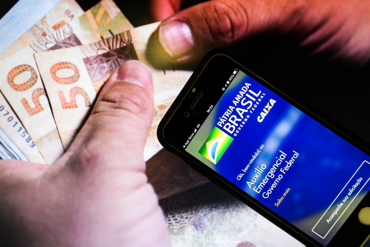 IBGE: auxílio emergencial atinge 23,7% dos domicílios do país em 2020
