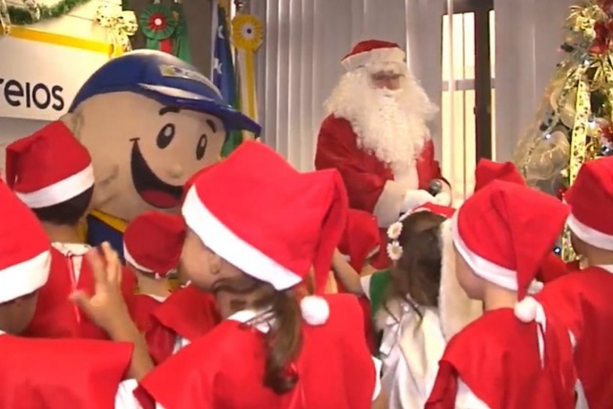 Campanha Papai Noel dos Correios recebe doações de brinquedos