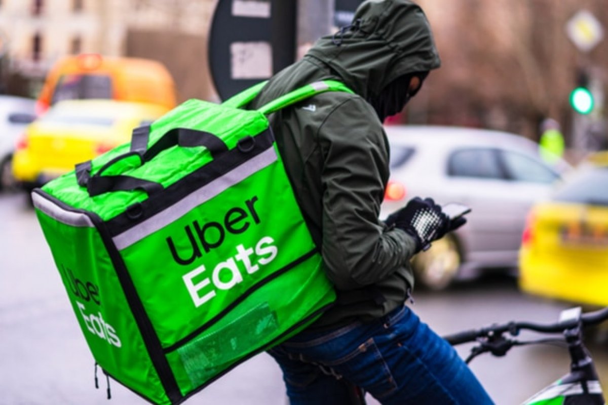 Justiça do Trabalho reconhece vínculo empregatício entre entregador e Uber Brasil