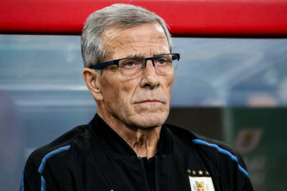 Após 15 anos no comando da seleção do Uruguai, Oscar Tábarez é demitido do cargo