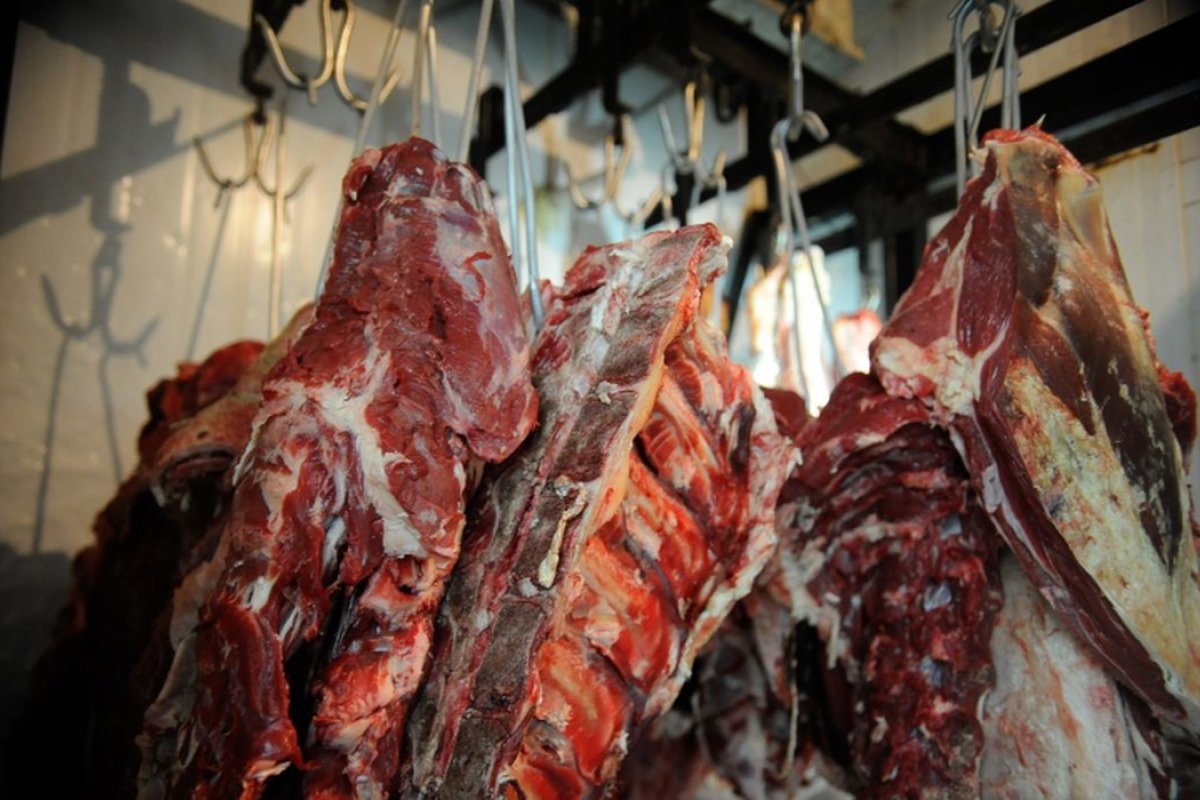 CNA condena pedido de embargo americano à carne do Brasil