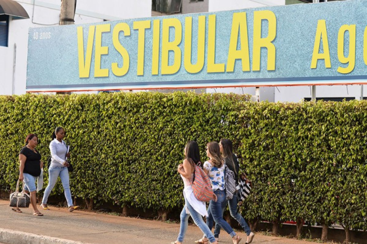 Senado busca soluções para inadimplência de estudantes com o Fies