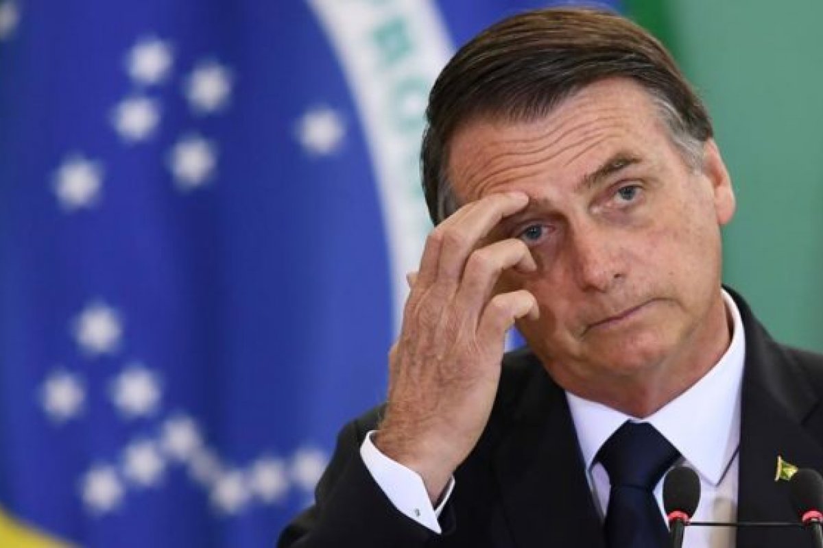 Presidente se queixa de sabotagem e muita pressão