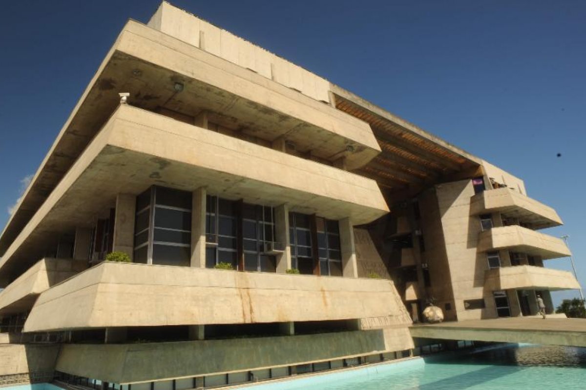 Governo envia projeto à AL-BA para agilizar leilão de veículos apreendidos