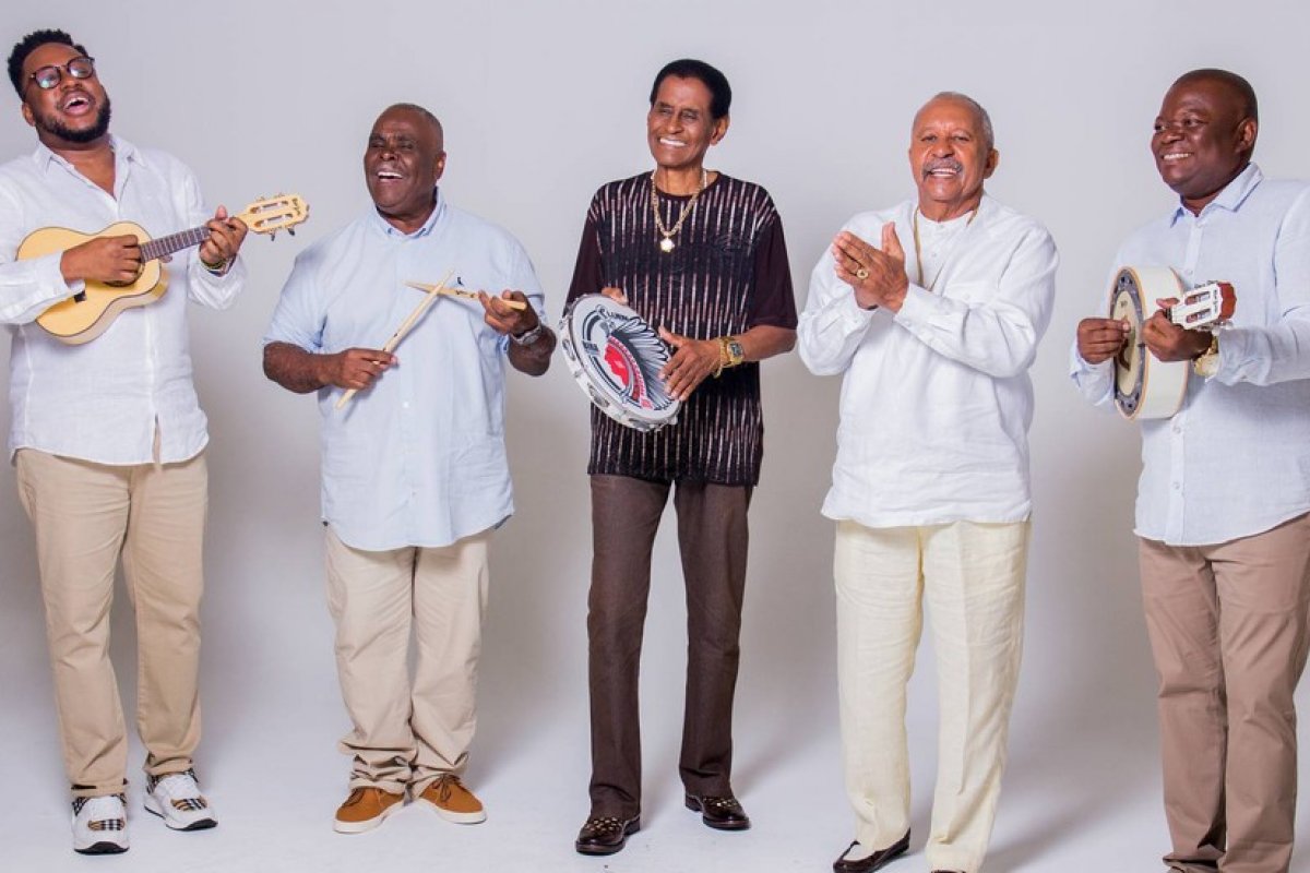 Fundo de Quintal grava show em comemoração aos 45 anos de história