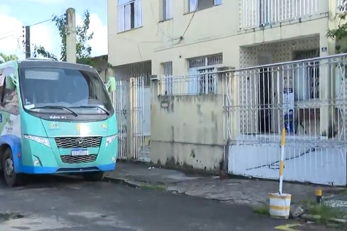 Homem invade imóvel no bairro de Brotas e assalta moradores do interior baiano que buscavam atendimento médico na capital