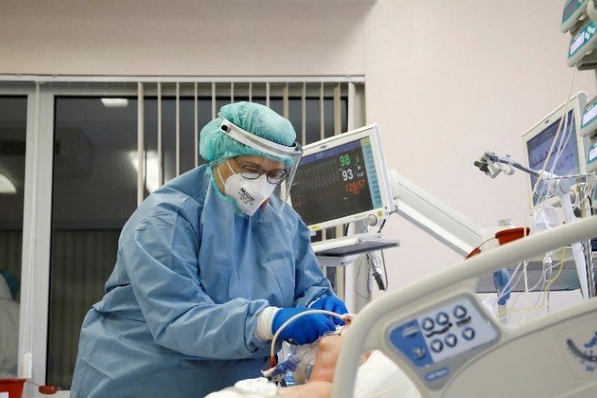 Coronavírus pode atacar diretamente sistema hormonal, diz estudo