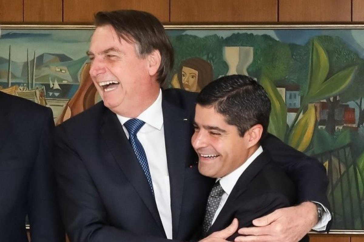 Deputado se refere a ACM Neto como bolsonarista