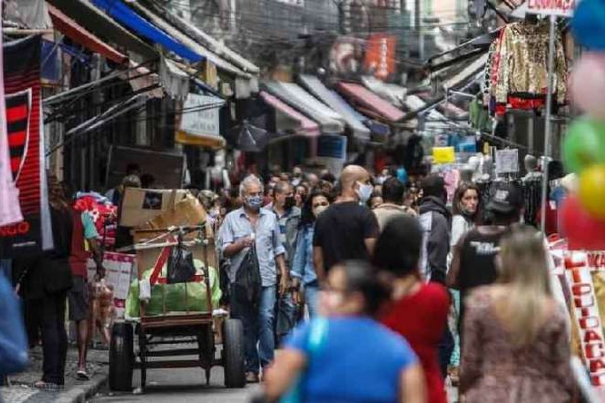Novembro registra queda de 0,9% na intenção de consumo, diz CNC