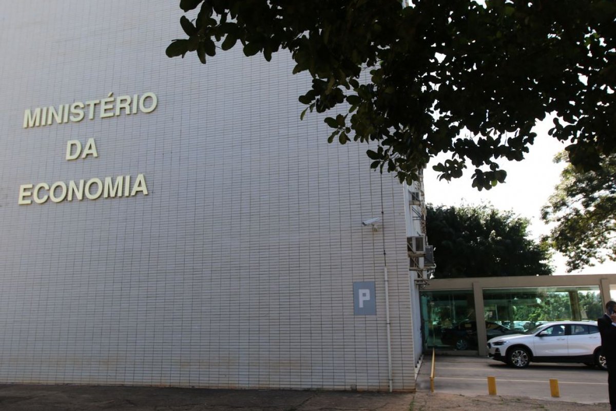 Economia brasileira pode ter pior desempenho entre 12 países emergentes, aponta FMI